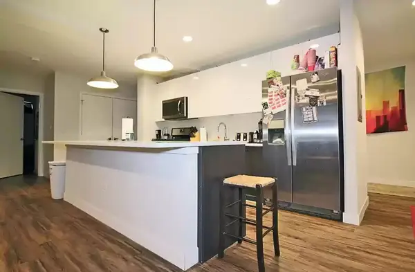 1045 W Cornelia AVE #102, Chicago, IL 60657