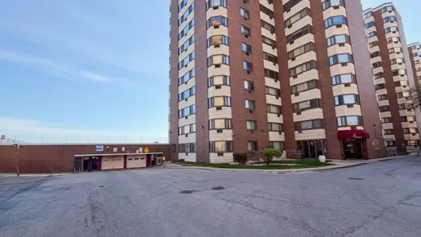 7337 S South Shore DR #610, Chicago, IL 60649