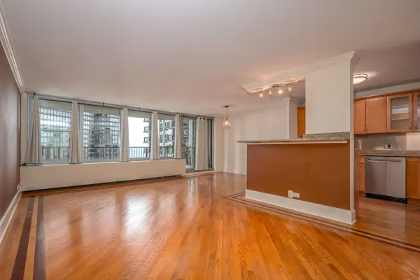 400 E Randolph ST #2325, Chicago, IL 60601