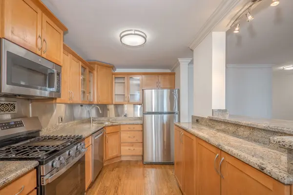 400 E Randolph ST #2325, Chicago, IL 60601