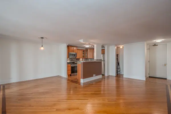 400 E Randolph ST #2325, Chicago, IL 60601