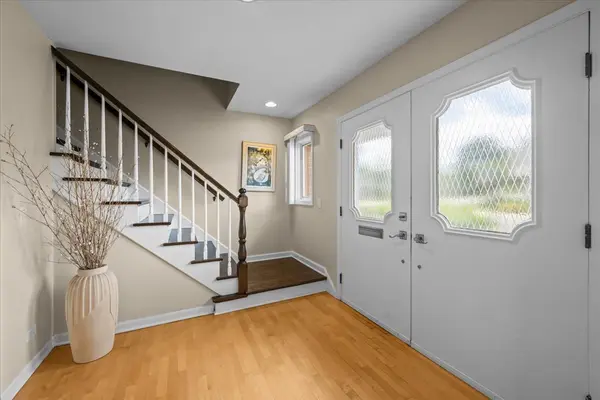 713 Orleans DR, Highland Park, IL 60035