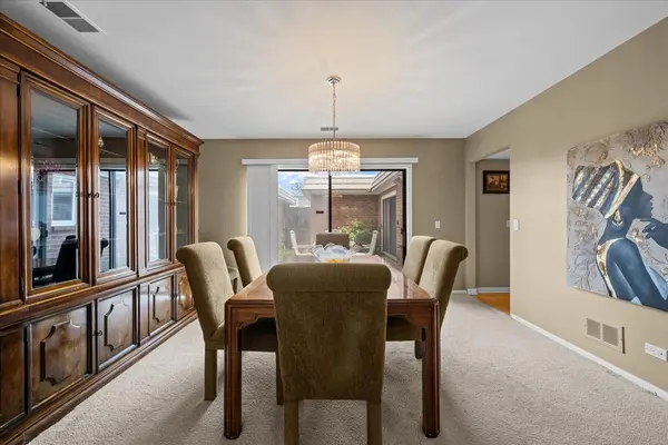 713 Orleans DR, Highland Park, IL 60035