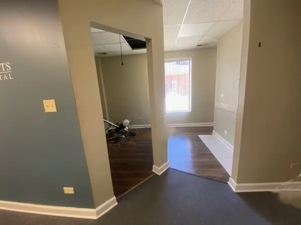 7350 W COLLEGE DR #104, Palos Heights, IL 60463