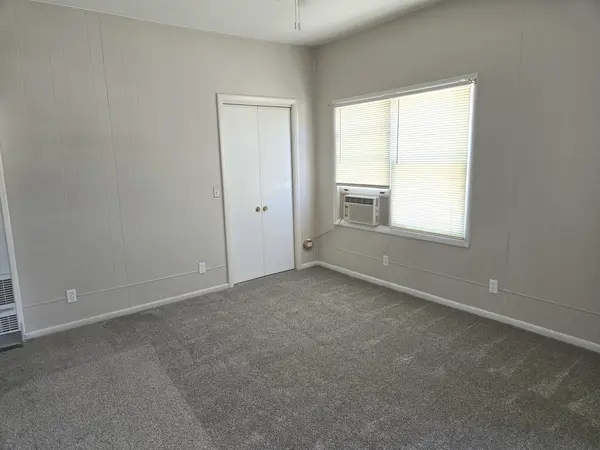 208 S Main ST #2F, Wauconda, IL 60084