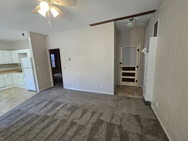 208 S Main ST #2F, Wauconda, IL 60084