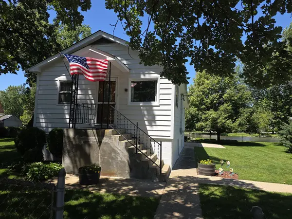 26418 N Willow AVE, Mundelein, IL 60060