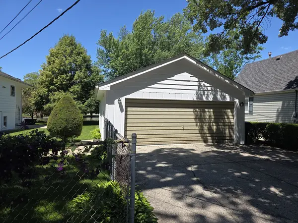 26418 N Willow AVE, Mundelein, IL 60060