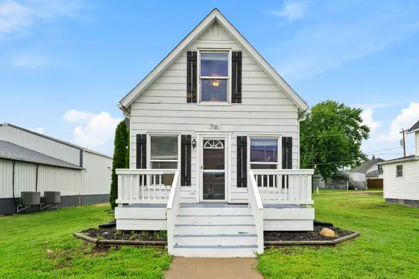 716 10TH ST, De Witt, IA 52742