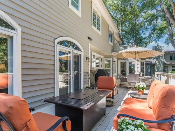 2137 Scarlet Oak LN, Lisle, IL 60532