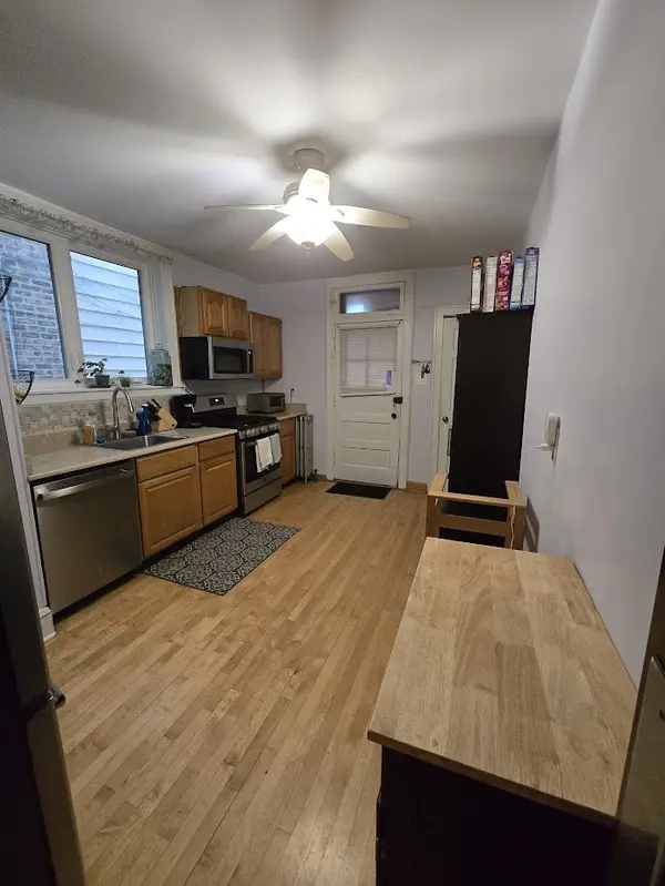 5910 N Campbell AVE, Chicago, IL 60659