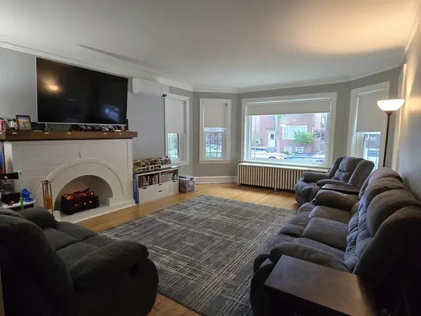5910 N Campbell AVE, Chicago, IL 60659