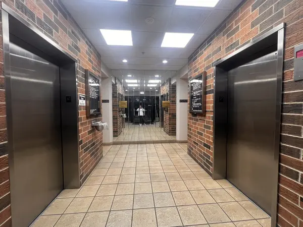 7808 W COLLEGE DR #1SE, Palos Heights, IL 60463