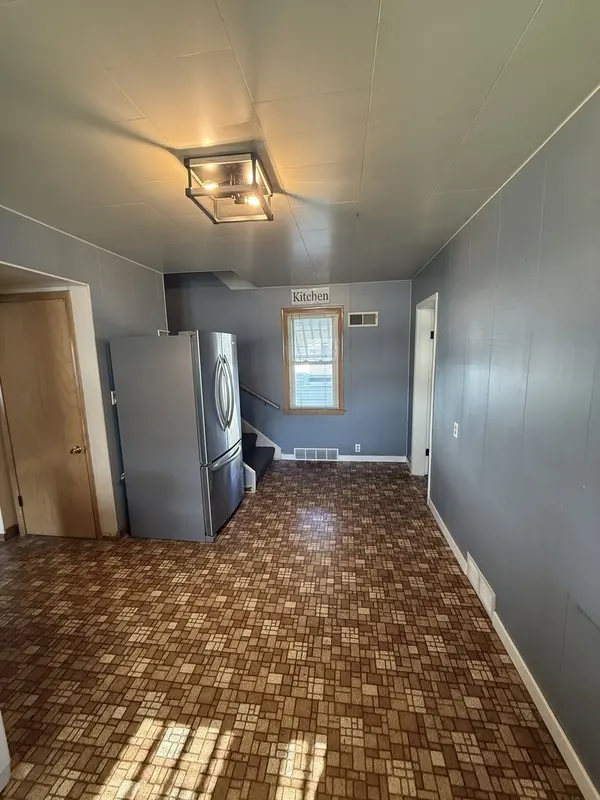 203 E 4th ST, Depue, IL 61322