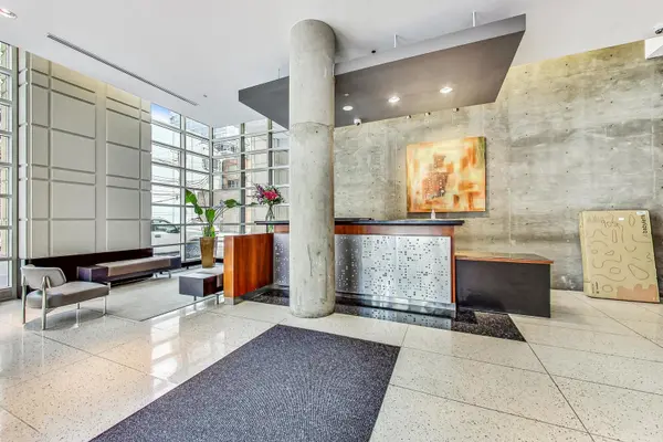 700 N Larrabee ST #1302, Chicago, IL 60654
