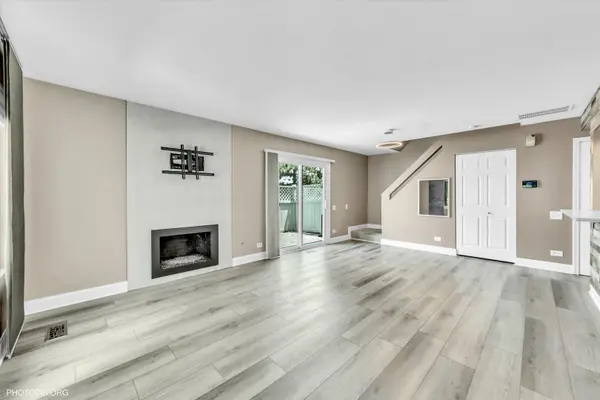 436 Yorktown CT #436, Aurora, IL 60504