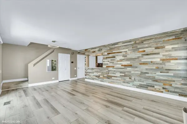 436 Yorktown CT #436, Aurora, IL 60504