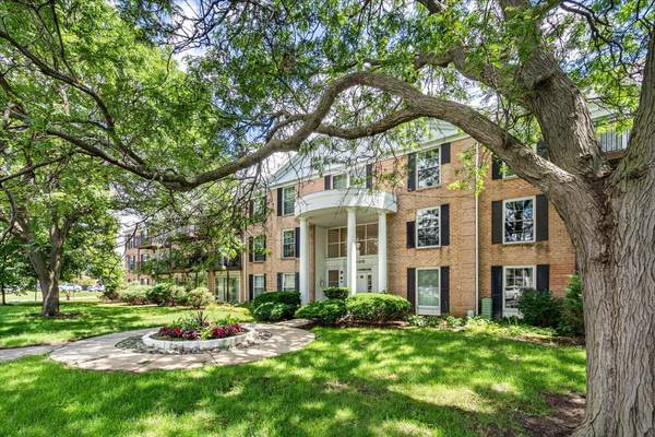 5300 Carriageway DR #208, Rolling Meadows, IL 60008