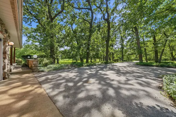 19631 NW Frontage RD, Shorewood, IL 60404
