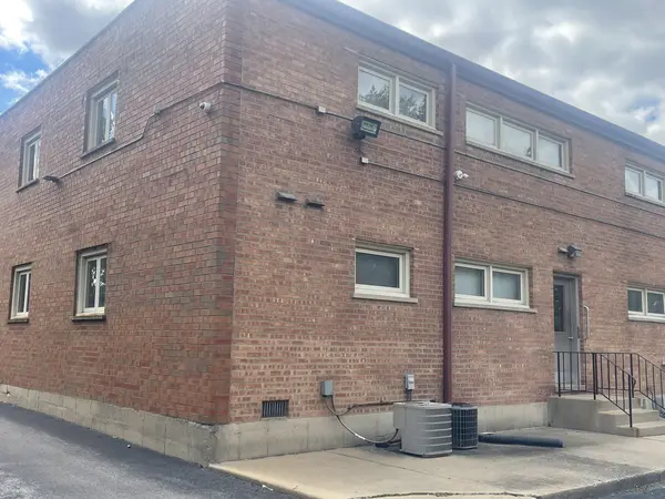 623 N Carroll Pkwy #101, Glenwood, IL 60425