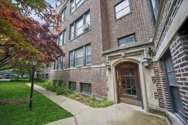 5333 S Cornell AVE #2, Chicago, IL 60615
