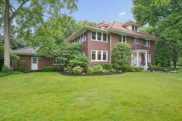 1141 Sheridan RD, Wilmette, IL 60091