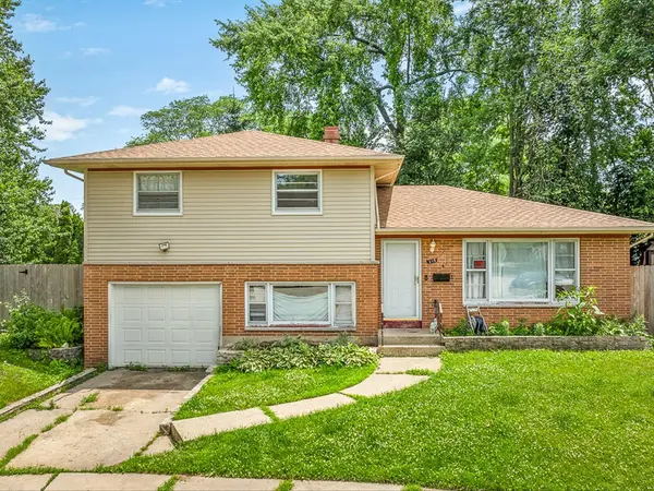 219 Walter CT, Elgin, IL 60123