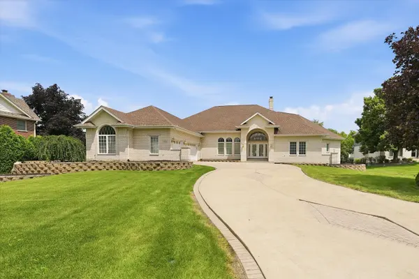 12024 W Edgewood DR, Homer Glen, IL 60491