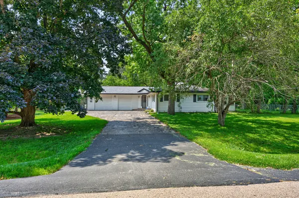 13776 BEAVER DR, Roscoe, IL 61073