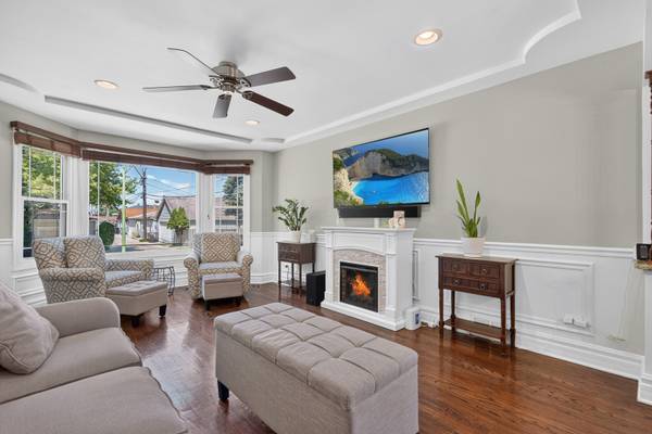 6365 N Mobile AVE, Chicago, IL 60646