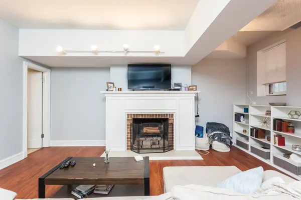 3608 N Pine Grove AVE #B7, Chicago, IL 60613