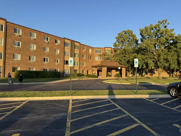 1375 Rebecca DR #302, Hoffman Estates, IL 60169