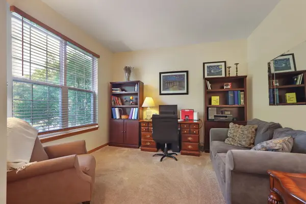 992 Curran PL, Antioch, IL 60002