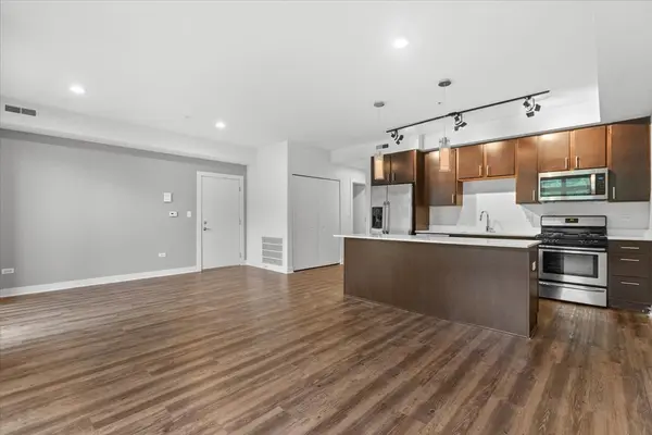 500 N Northwest HWY #204, Park Ridge, IL 60068