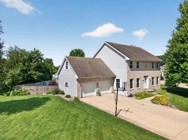 1101 Country Oak DR, Ottawa, IL 61350