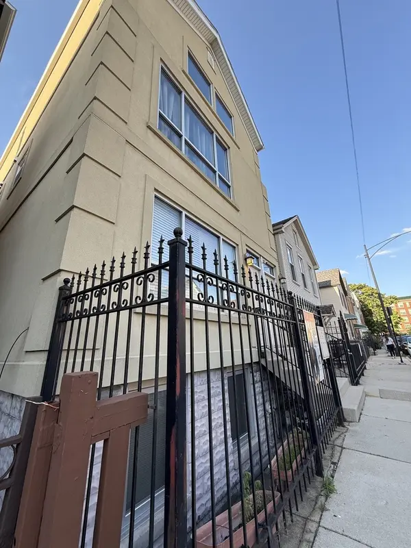 1028 W 20th PL #1, Chicago, IL 60608