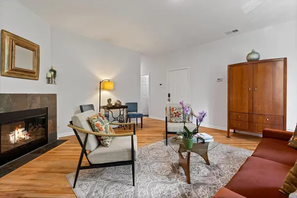 525 N Claremont AVE #3, Chicago, IL 60612