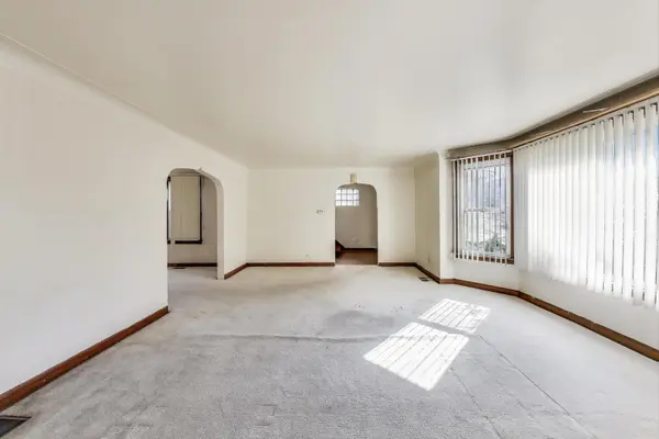 5636 W Augusta BLVD, Chicago, IL 60651