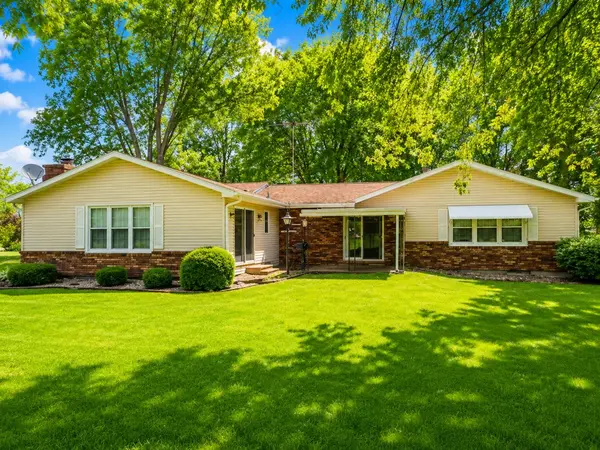 2104 Melvin RD, Rock Falls, IL 61071