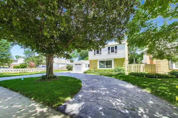 623 S Arlington Heights RD, Arlington Heights, IL 60005