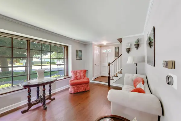 623 S Arlington Heights RD, Arlington Heights, IL 60005