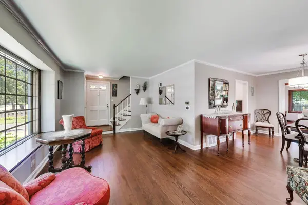 623 S Arlington Heights RD, Arlington Heights, IL 60005