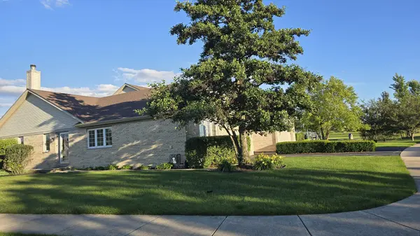 53 Odyssey DR, Tinley Park, IL 60477