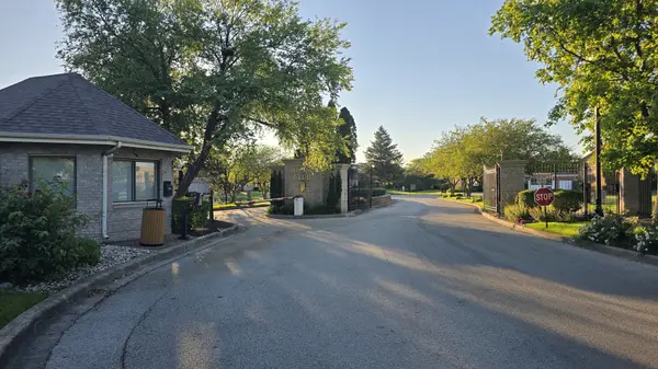 53 Odyssey DR, Tinley Park, IL 60477