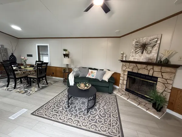 664 Huntsbridge RD, Matteson, IL 60443