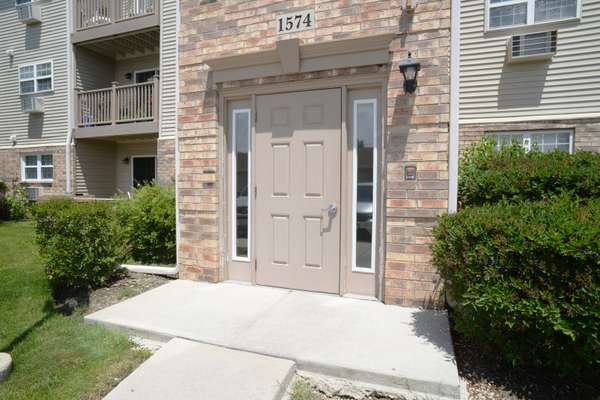 1574 W Crystal Rock CT #3C, Round Lake Beach, IL 60073