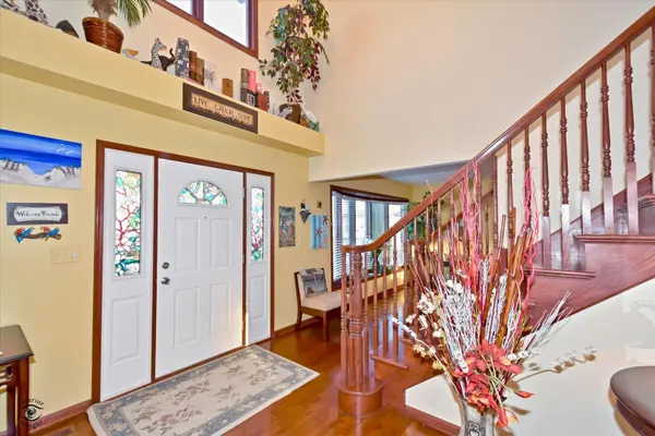 14736 S Carlton LN, Homer Glen, IL 60491