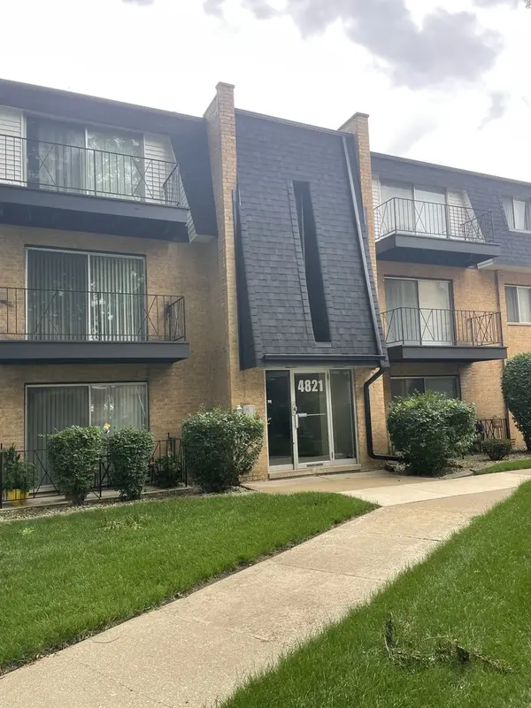 4821 W 109th ST #201, Oak Lawn, IL 60453