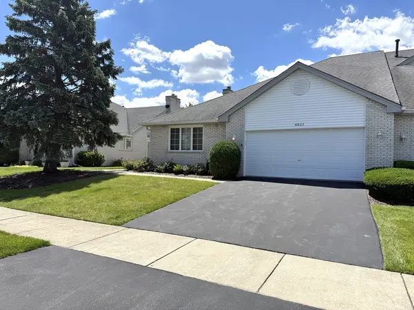 8821 Bluebird DR, Tinley Park, IL 60487