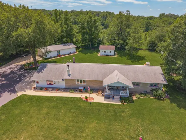 1604 Six Points RD, Bloomington, IL 61701